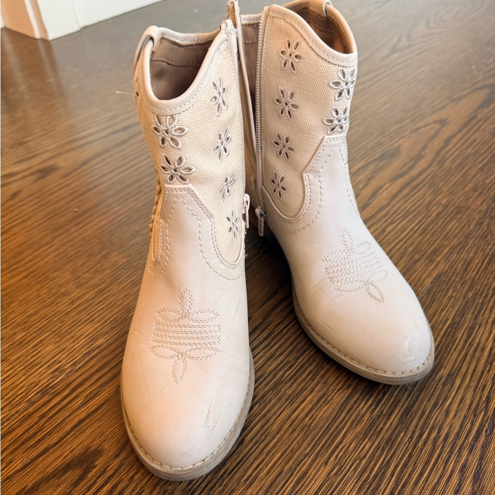 Dolce Vita Lucia Kids Cream Western Boots with Floral Design